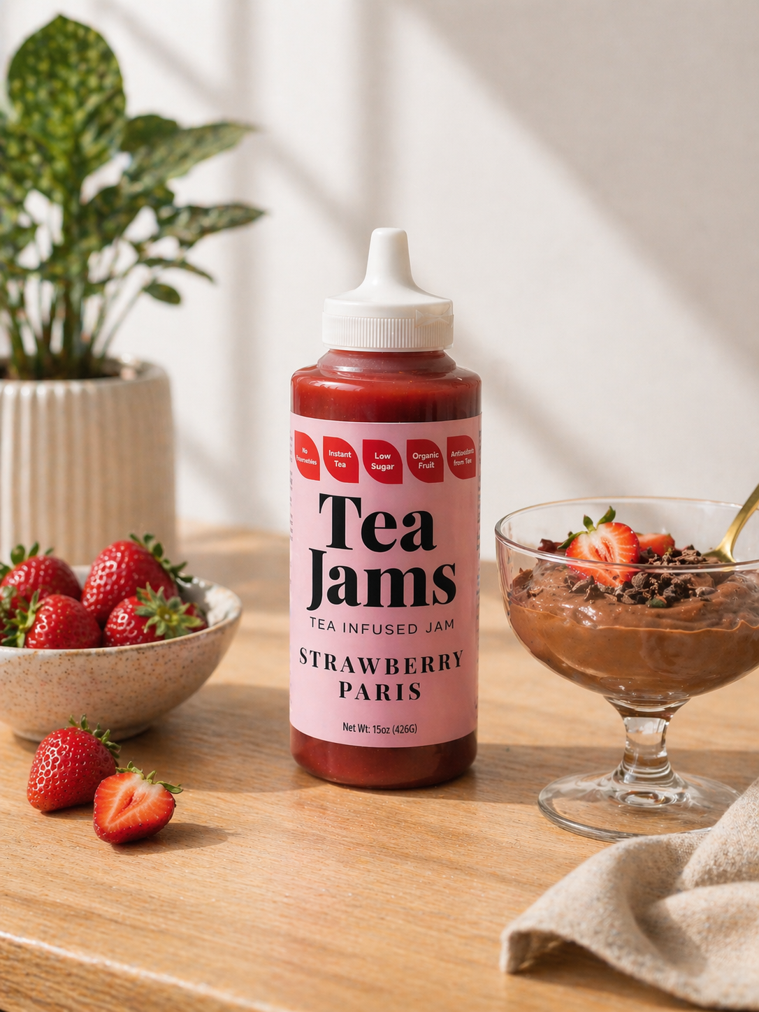 15oz Squeeze Bottle- Strawberry Paris